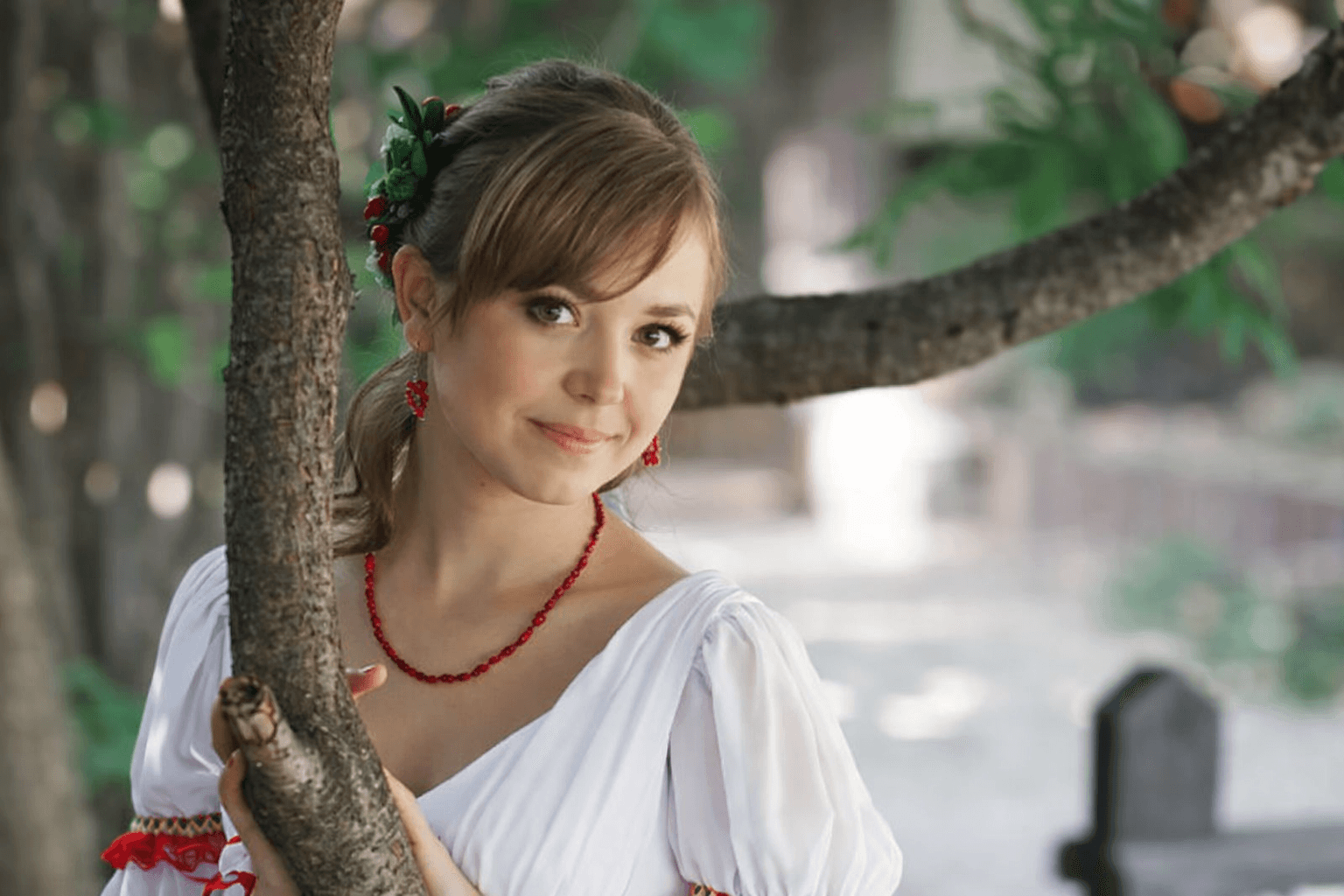 Ukrainian women for work - where and how to find?